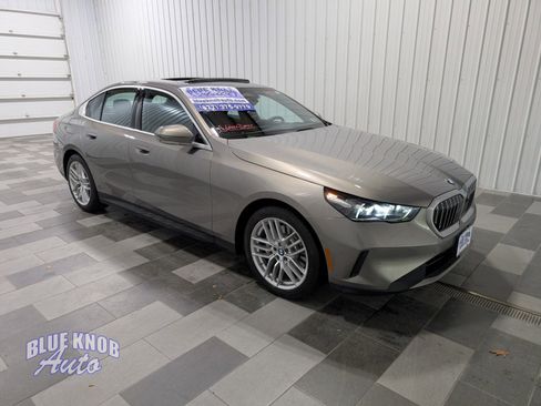 Used 2024 BMW 530i xDrive image 5