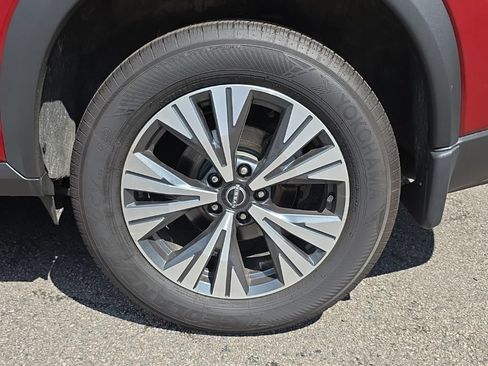Used 2023 Nissan Rogue SV AWD/4WD image 20