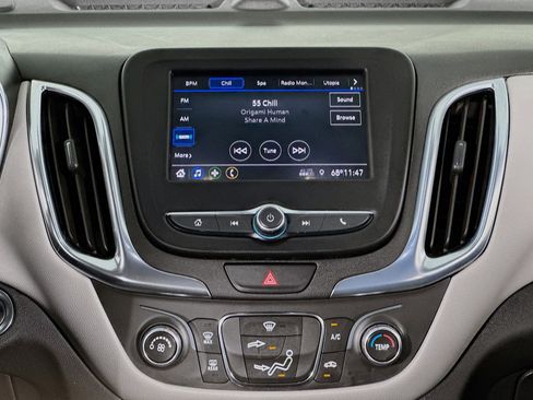 Used 2021 Chevrolet Equinox LT image 27