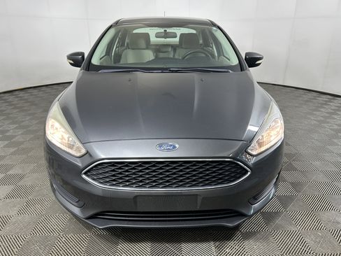 Used 2017 Ford Focus SE FWD image 8