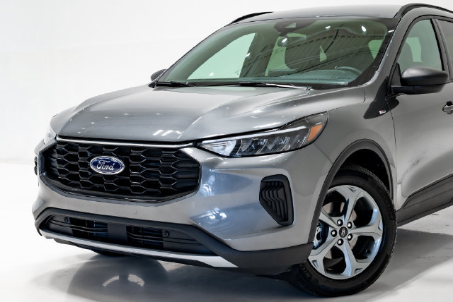 Used 2025 Ford Escape ST-Line FWD image 4