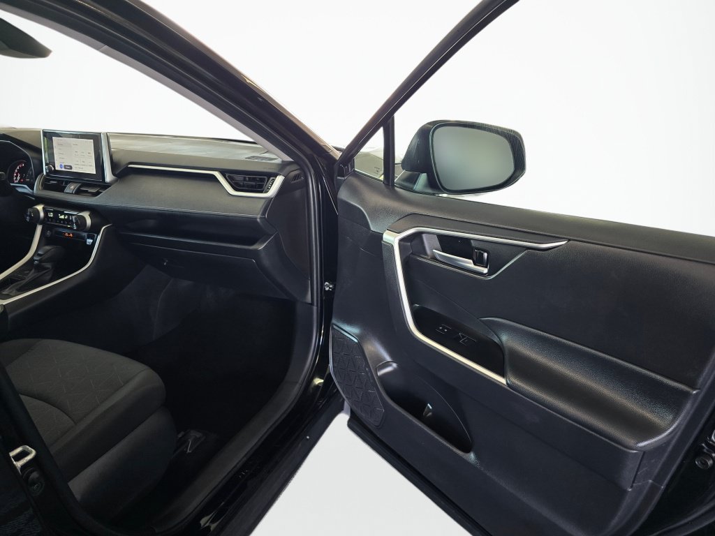 Certified 2025 Toyota RAV4 XLE FWD image 39