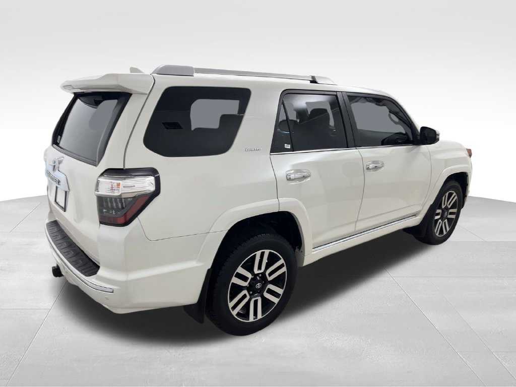 Used 2018 Toyota 4Runner Limited AWD/4WD image 5