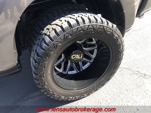 Used 2020 RAM 3500 Big Horn w/ Level 2 Equipment Group image 30