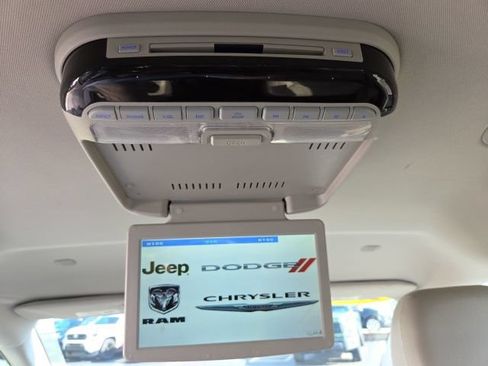 Used 2017 Chrysler Pacifica Touring-L FWD image 23