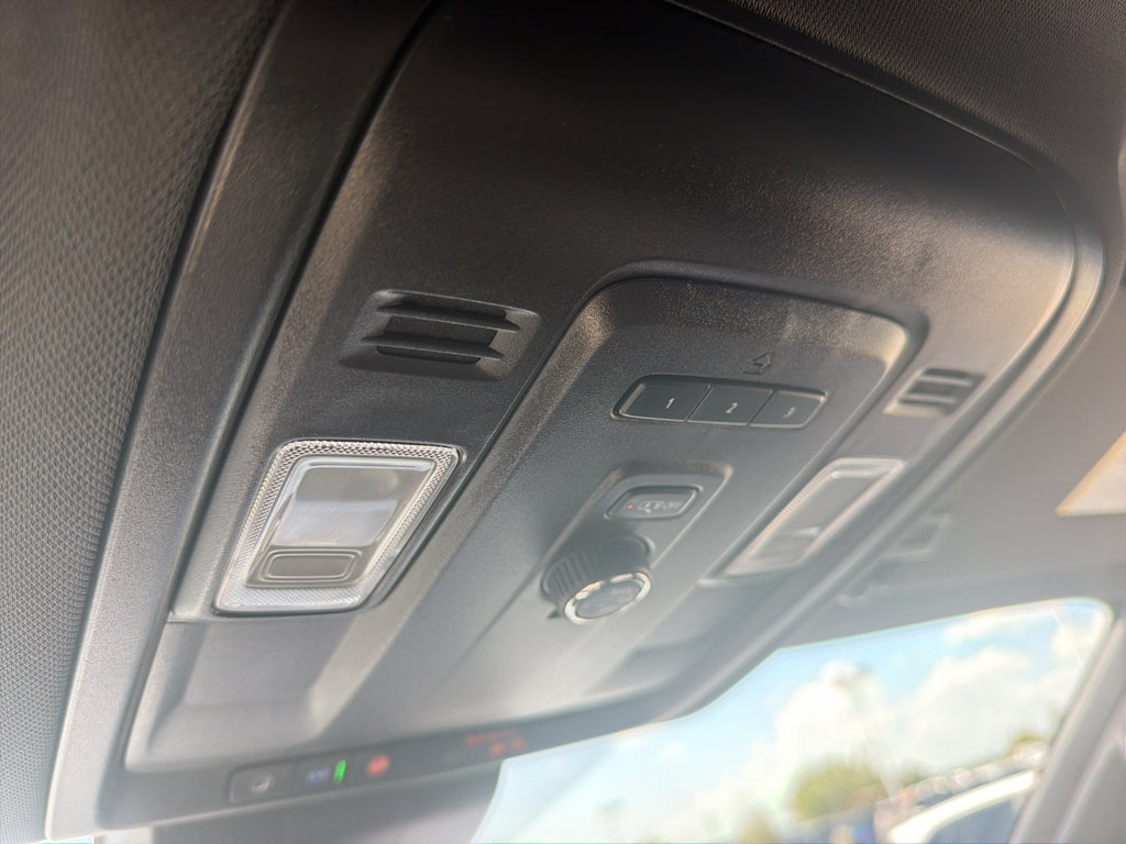 Used 2024 Chevrolet Suburban LT AWD/4WD image 22
