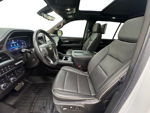 Used 2022 Chevrolet Suburban Premier w/ Premium Package image 10