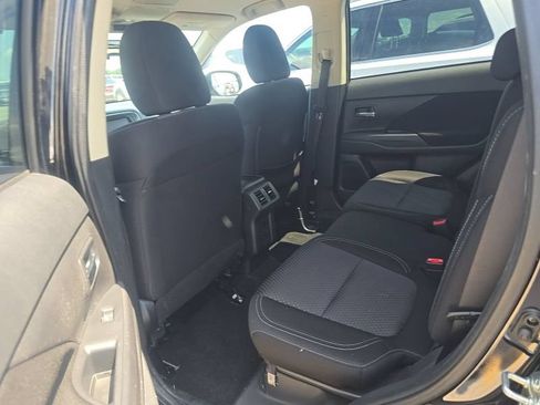 Used 2020 Mitsubishi Outlander ES FWD image 22