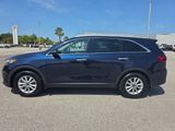 Used 2019 Kia Sorento LX w/ LX Convenience Package image 2