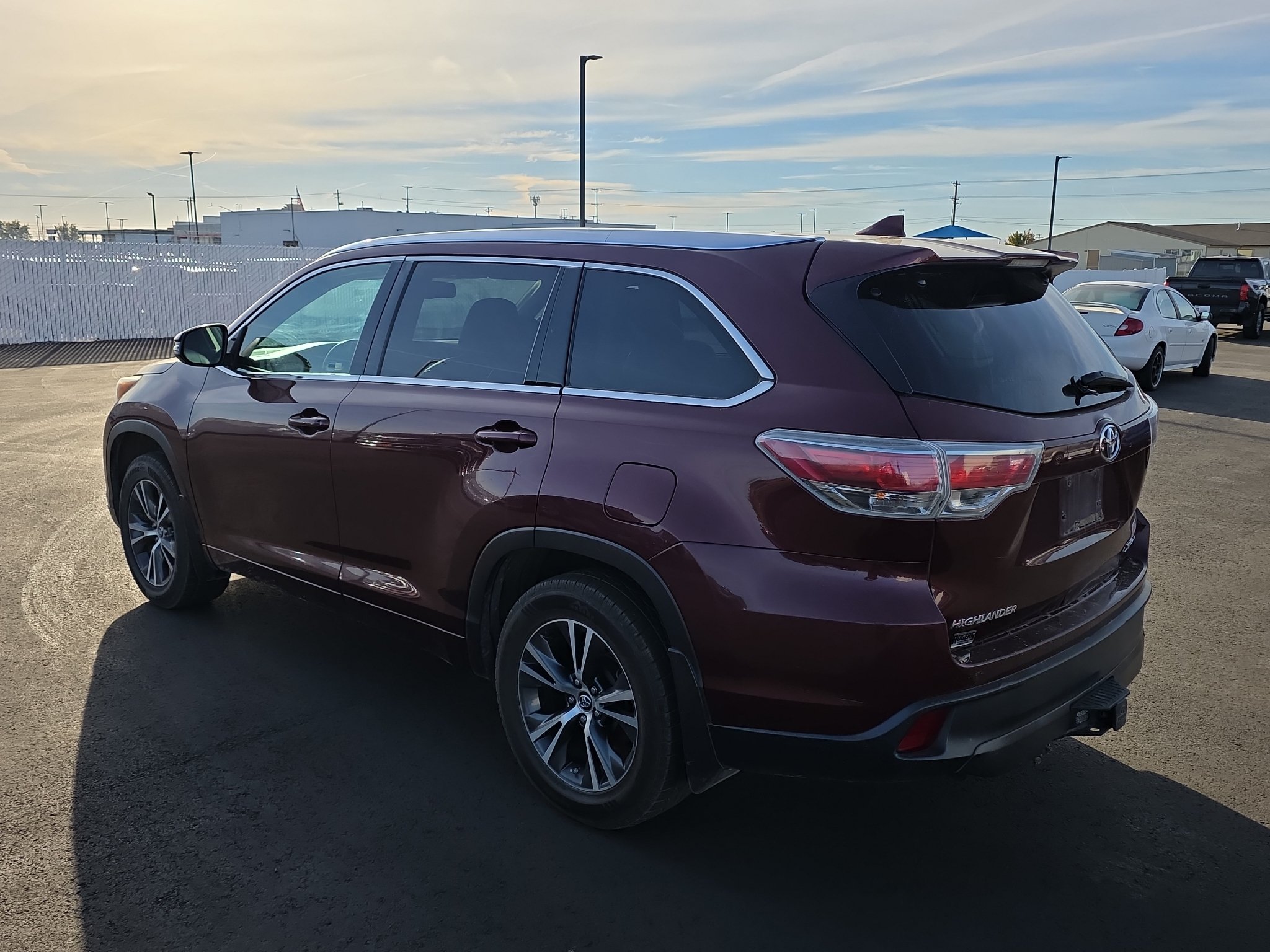 Used 2016 Toyota Highlander XLE AWD/4WD image 6