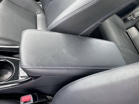 Used 2017 Toyota Prius Three Touring FWD image 31