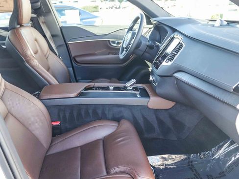 Used 2024 Volvo XC90 T8 Ultimate w/ Protection Package Premier AWD/4WD image 17