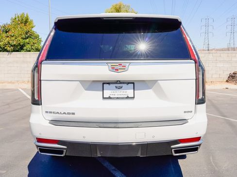 Certified 2021 Cadillac Escalade ESV Luxury RWD image 8