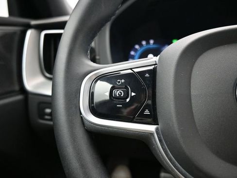 Used 2022 Volvo XC60 B6 R-Design w/ Protection Package Premier image 24