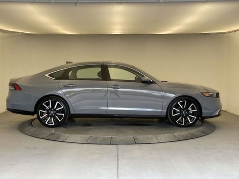 Used 2024 Honda Accord Touring image 8