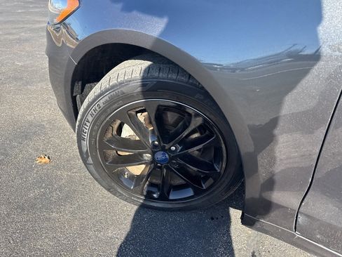 Used 2020 Ford Fusion SE image 30