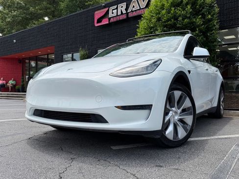 Used 2023 Tesla Model Y Long Range AWD/4WD image 2
