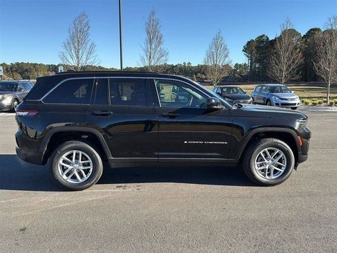 New 2025 Jeep Grand Cherokee Laredo X image 10