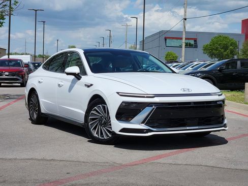 Certified 2025 Hyundai Sonata Limited image 1