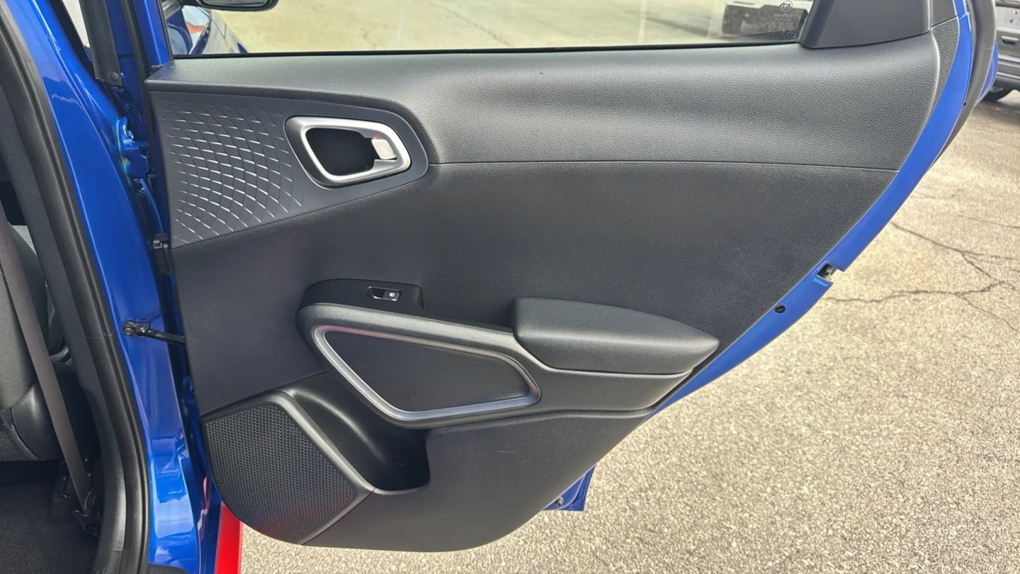 Used 2020 Kia Soul GT-Line FWD image 28
