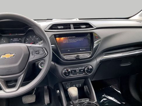 Used 2023 Chevrolet TrailBlazer LT w/ Convenience Package FWD image 7