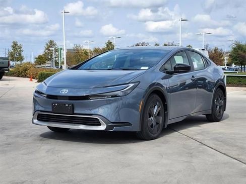New 2026 Toyota Prius Plug-In Hybrid FWD image 2
