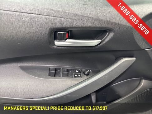 Used 2020 Toyota Corolla LE image 25