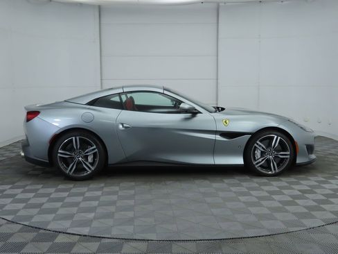 Used 2019 Ferrari Portofino image 12