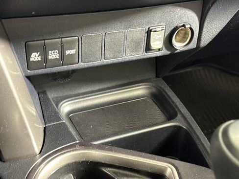 Used 2018 Toyota RAV4 XLE w/ Convenience Package AWD/4WD image 37