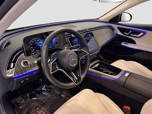 Certified 2025 Mercedes-Benz E 350 4MATIC Sedan image 9