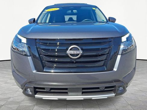 Used 2022 Nissan Pathfinder SL w/ SL Black Package image 2