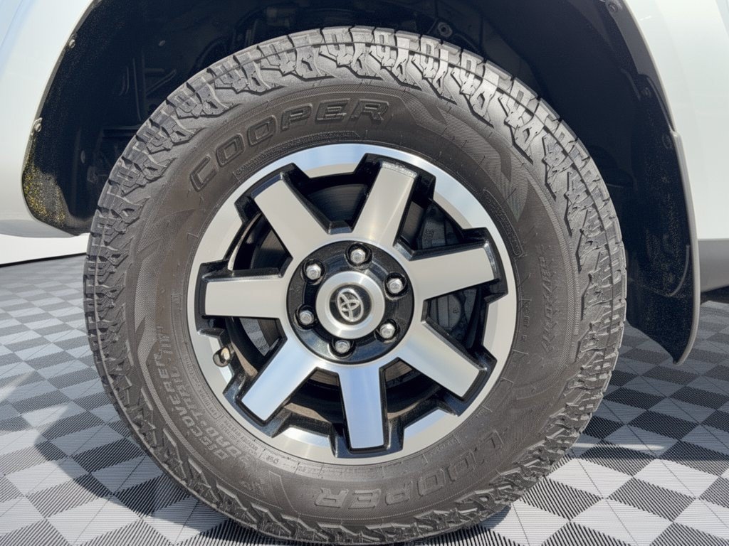 Used 2015 Toyota 4Runner SR5 Premium AWD/4WD image 13