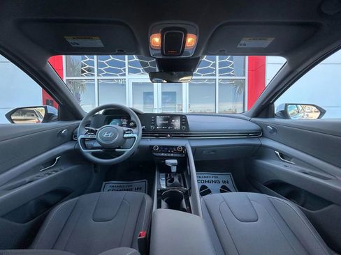 Used 2026 Hyundai Elantra Hybrid image 9