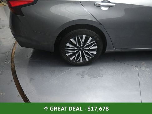 Used 2024 Nissan Altima 2.5 SV image 21