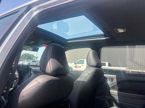 Used 2025 Subaru Forester Limited AWD/4WD image 18