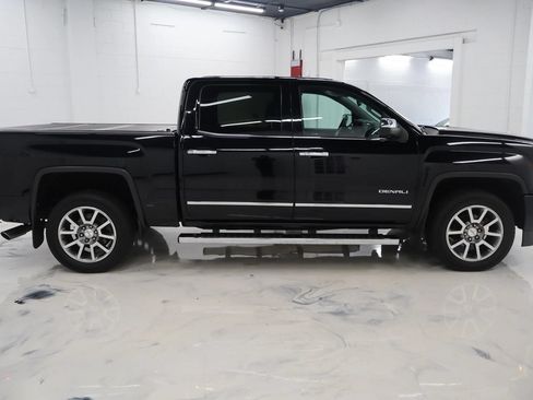 Used 2016 GMC Sierra 1500 Denali w/ Enhanced Driver Alert Package AWD/4WD image 11
