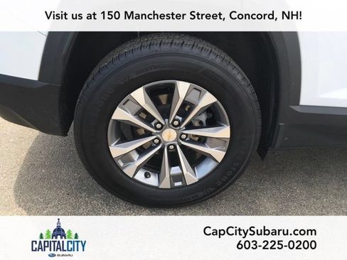 Used 2025 Chevrolet Equinox LT FWD image 7
