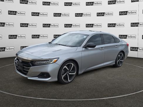 Used 2022 Honda Accord Sport image 2