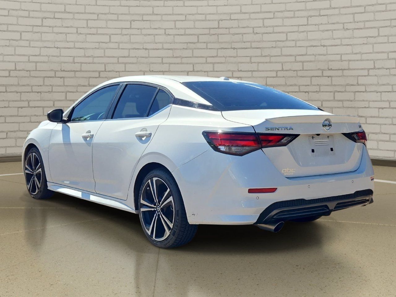 Used 2023 Nissan Sentra SR FWD image 7