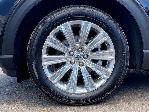 Used 2020 Ford Explorer Limited RWD image 9