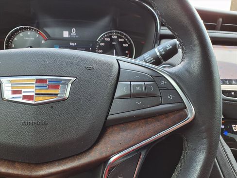 Used 2023 Cadillac XT5 Premium Luxury image 16