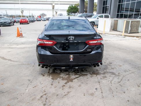 Used 2019 Toyota Camry XSE image 8