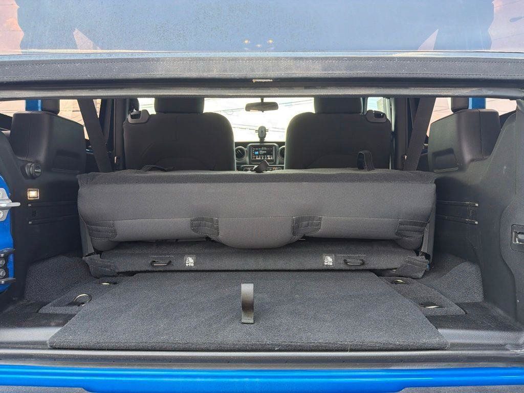 Used 2023 Jeep Wrangler Sport AWD/4WD image 11