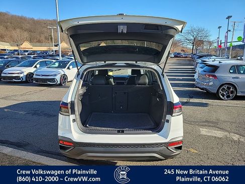 New 2026 Volkswagen Taos SE image 53