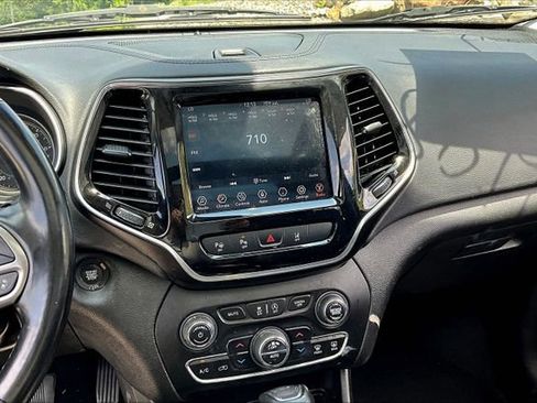 Used 2021 Jeep Cherokee Limited image 28