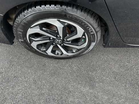 Used 2017 Honda Accord EX image 23