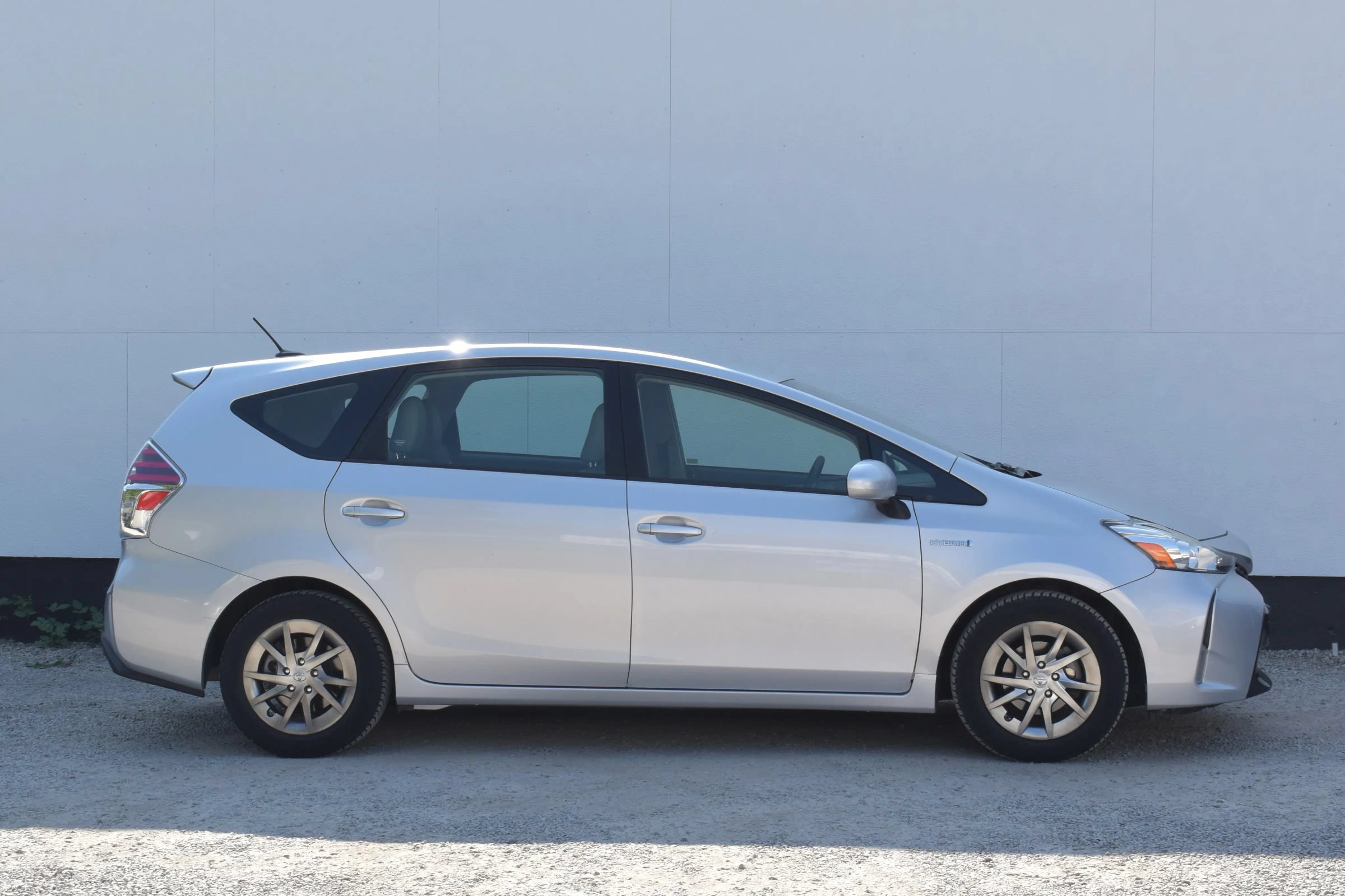 Used 2015 Toyota Prius V Four FWD image 6