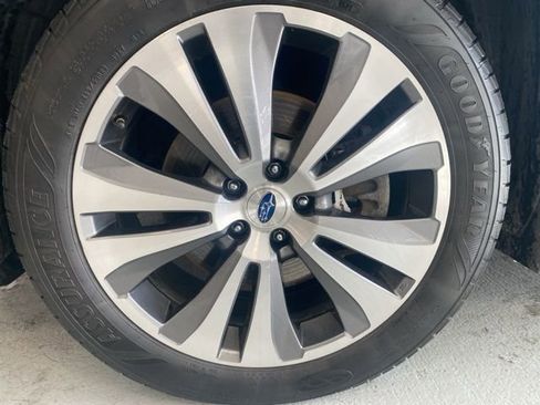 Used 2022 Subaru Ascent Limited w/ Technology Package image 5