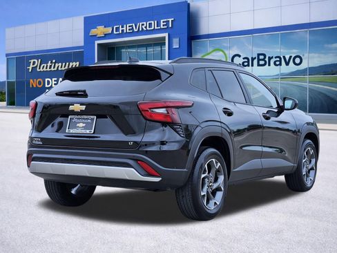 Certified 2024 Chevrolet Trax LT w/ Driver Confidence Package image 5