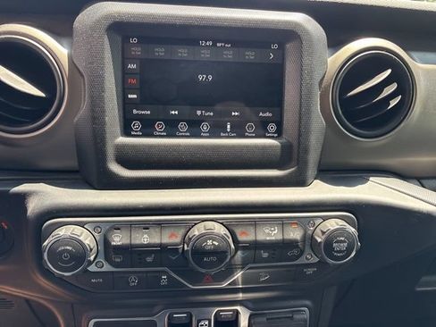 Used 2018 Jeep Wrangler Unlimited Sport S AWD/4WD image 15